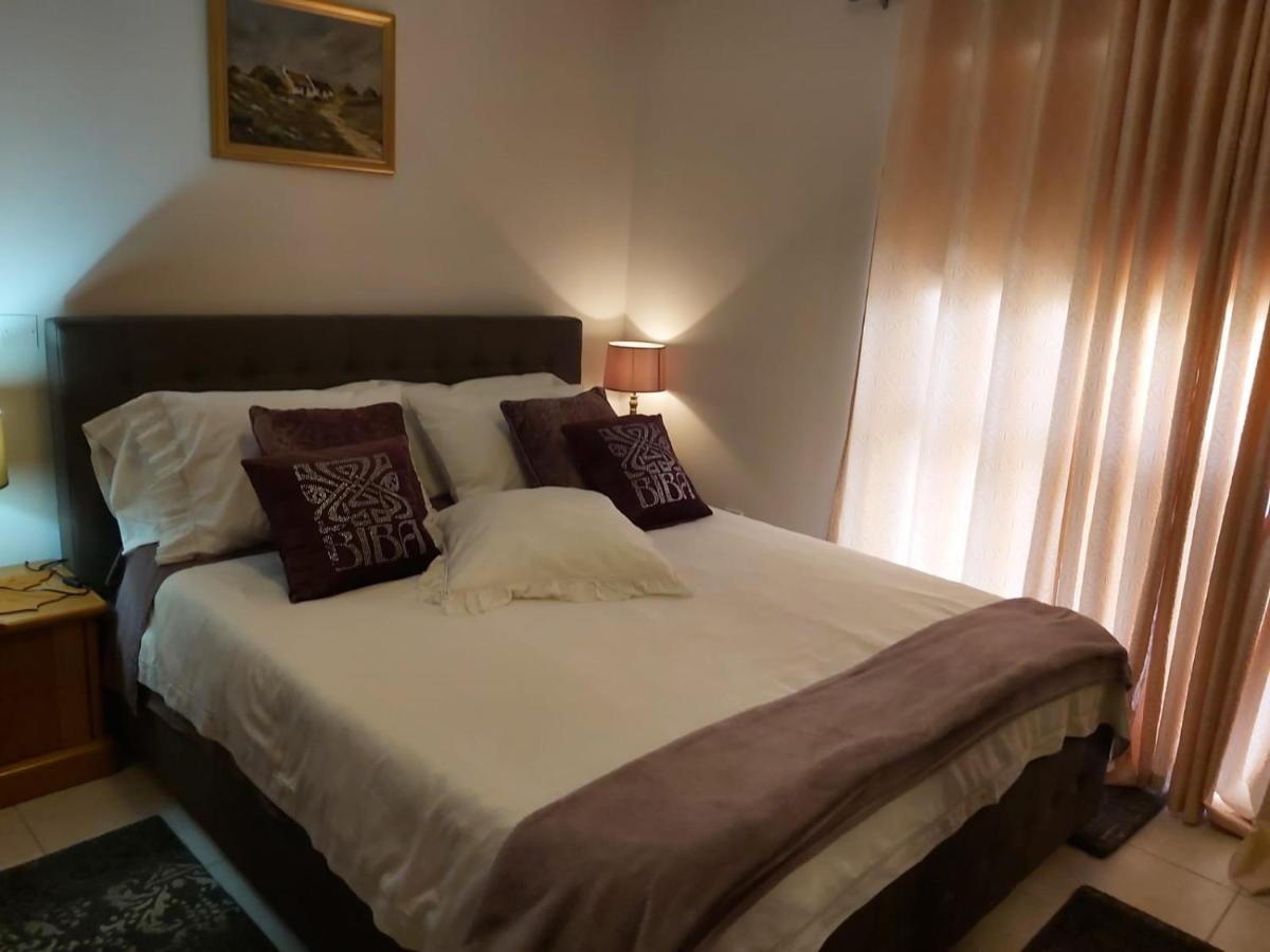 Manor Court Luxury Apartment 圣保罗湾城 外观 照片