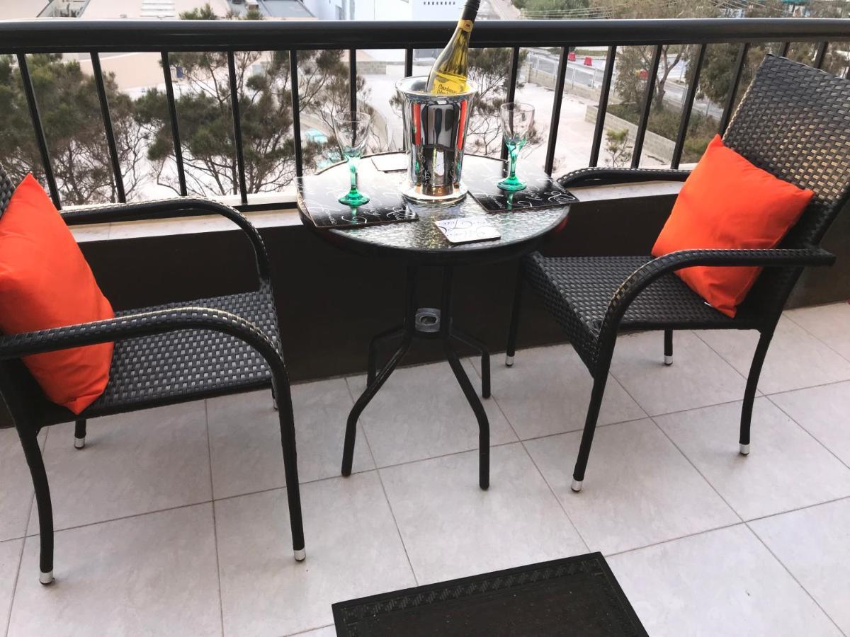 Manor Court Luxury Apartment 圣保罗湾城 外观 照片