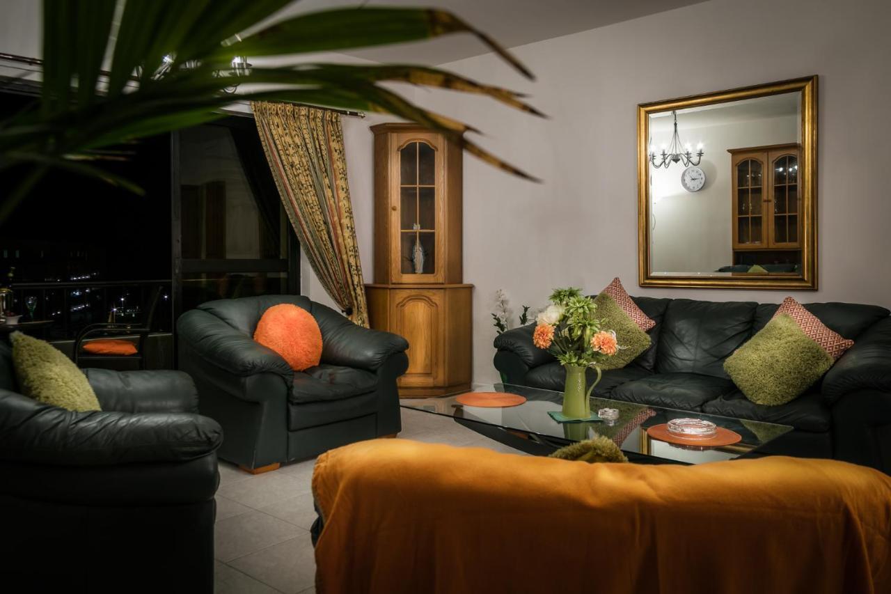 Manor Court Luxury Apartment 圣保罗湾城 外观 照片